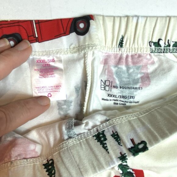 No Boundaries Juniors Womens Christmas Ankle Leggings Red Truck Size 3XL 21 NWT - Picture 3 of 6